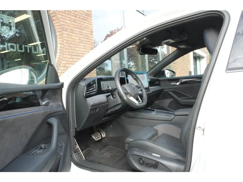 Volkswagen Passat Variant 1.5 eHybrid PHEV 272pk R-Line Edit uit 2024, foto 7