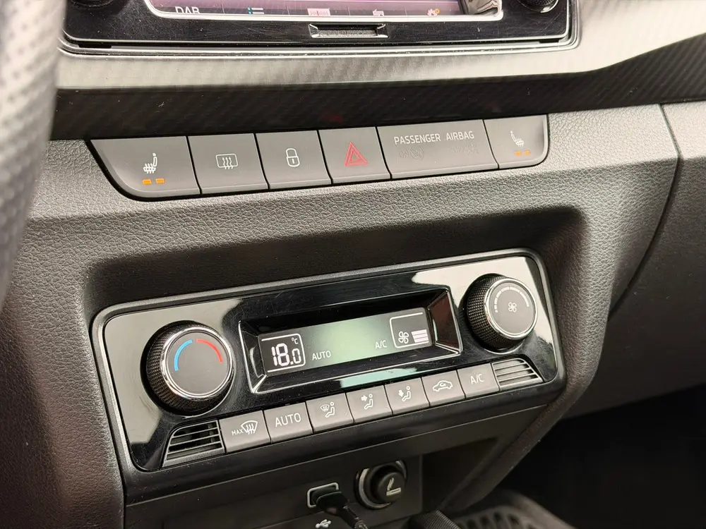 Skoda Fabia 1.0 TSI Monte Carlo Pano LED CarPlay 17' S uit 2019, foto 20