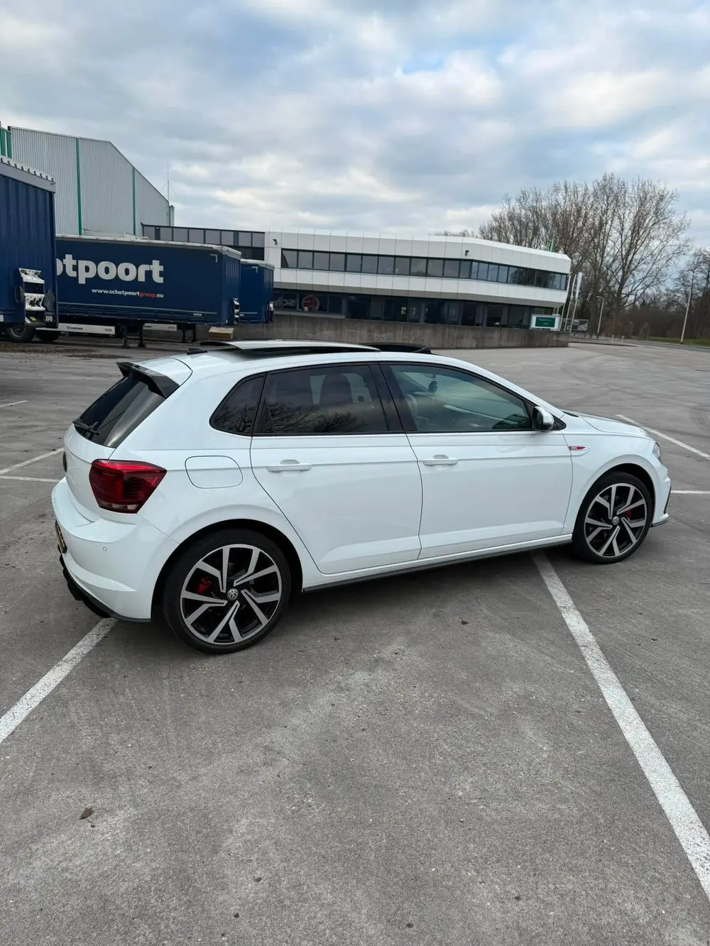 Volkswagen Polo 2.0 TSI 200pk 6-DSG 2019 Wit uit 2019, foto 2