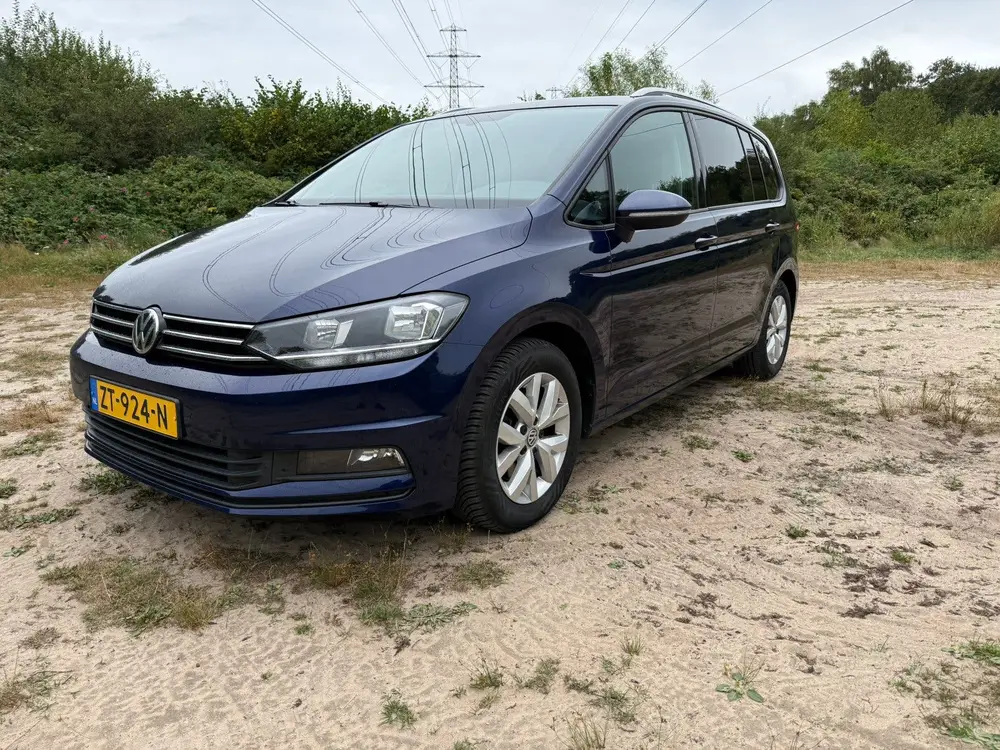Volkswagen Touran TSI Highline 115pk 2019 uit 2019