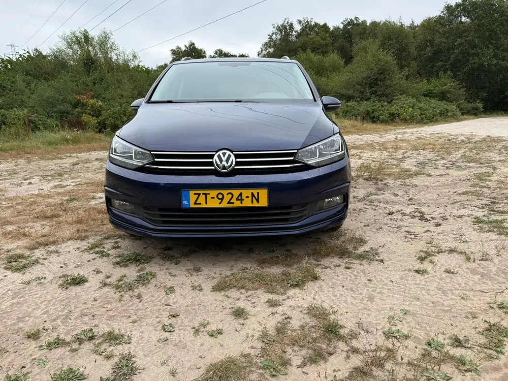 Volkswagen Touran TSI Highline 115pk 2019 uit 2019, foto 2