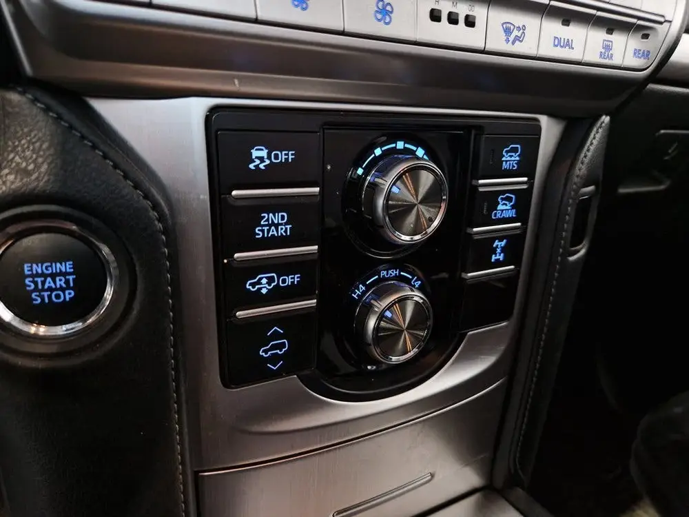 Toyota Land Cruiser 2.8 D-4D-F Executive Grijs kenteken uit 2021, foto 10