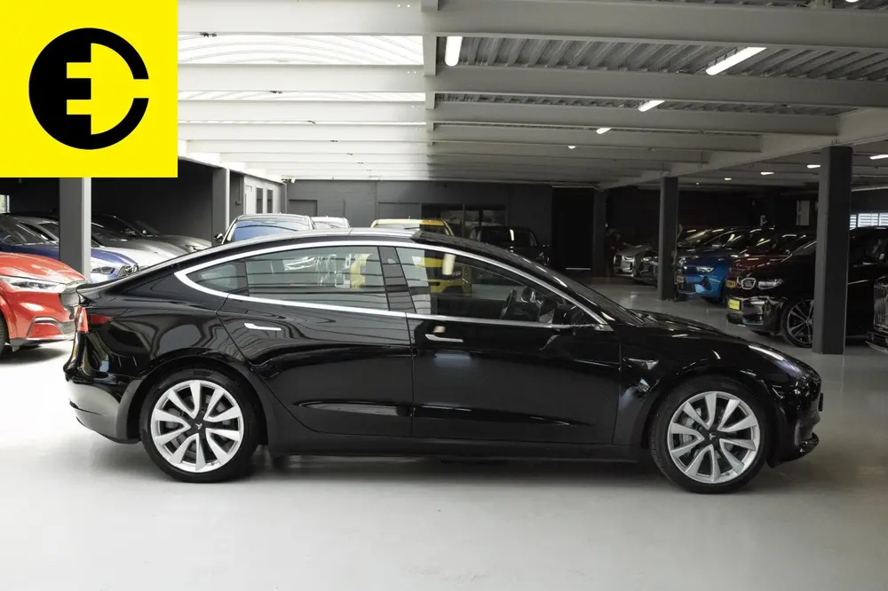 Tesla Model 3 Standard RWD Plus 60 kWh uit 2019, foto 10
