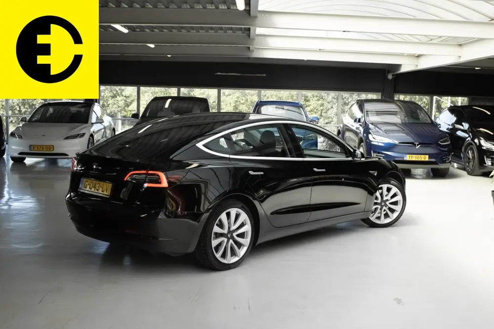 Tesla Model 3 Standard RWD Plus 60 kWh uit 2019, foto 11