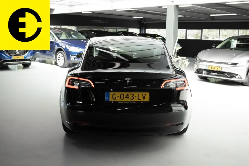 Tesla Model 3 Standard RWD Plus 60 kWh uit 2019, foto 13