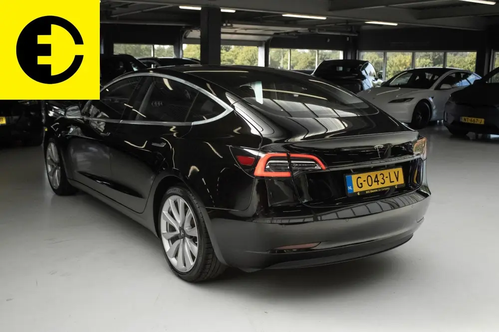 Tesla Model 3 Standard RWD Plus 60 kWh uit 2019, foto 15