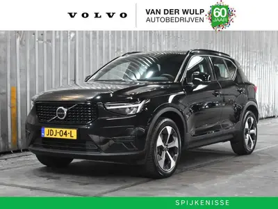 Volvo XC40 B4 197PK Plus Dark uit 2025