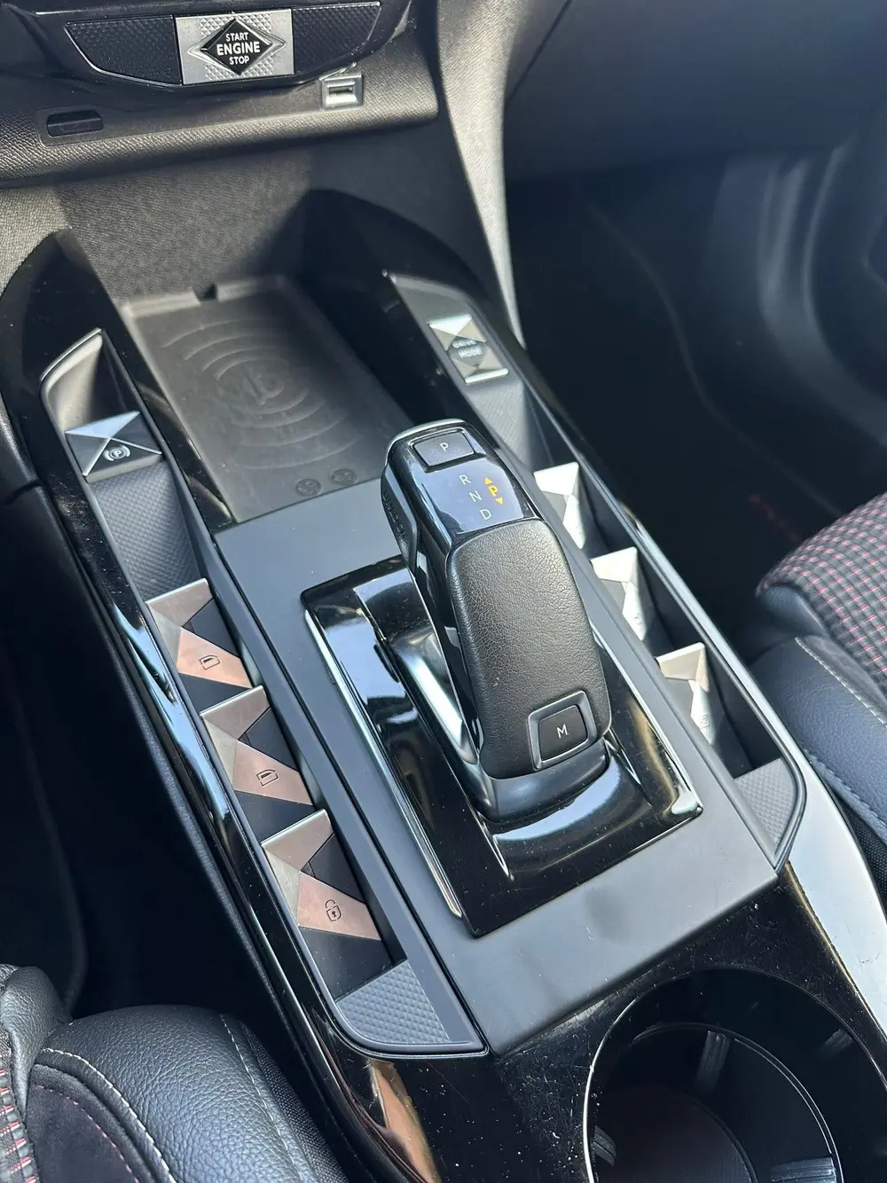 DS Automobiles 3 Crossback DS 3 Crossback 1.2 PureTech Performance Line+, Led, Carplay uit 2020, foto 14
