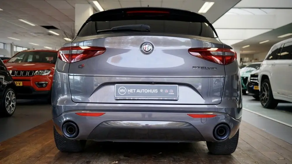 Alfa Romeo Stelvio 2.0 T AWD Veloce uit 2020, foto 9