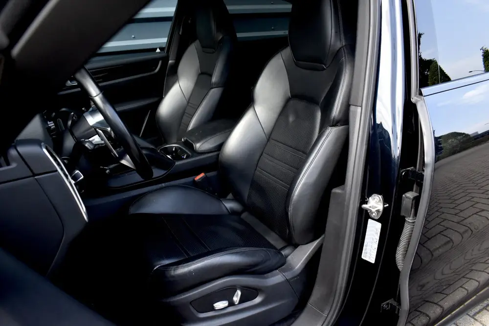 Porsche Cayenne Cayenne Coupé 3.0 E-Hybrid Sport Chrono | Pano | 36 uit 2020, foto 6
