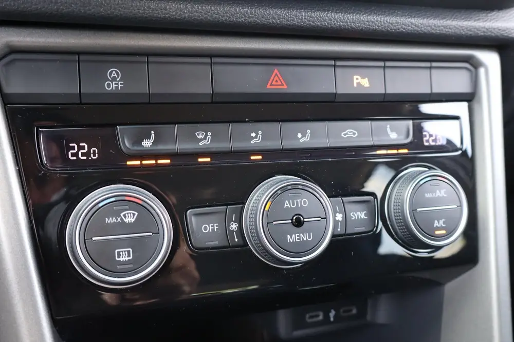 Volkswagen T-Roc 1.0 TSI Style Business Sport|Navigatie|LED| uit 2021, foto 19