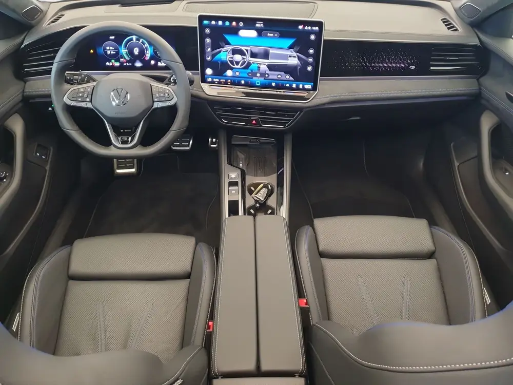 Volkswagen Passat Variant 1.5 eHybrid 272pk R-Line Edition P uit 2025, foto 3