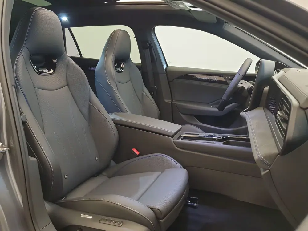 Volkswagen Passat Variant 1.5 eHybrid 272pk R-Line Edition P uit 2025, foto 4