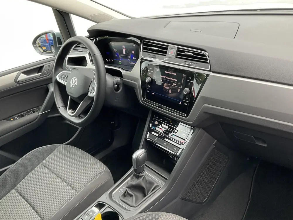 Volkswagen Touran 7-Pers 1.5 TSI EVO ACT 150 COMFORTLINE EDI uit 2025, foto 3