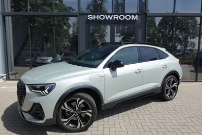 Audi Q3 45 TFSI e S-line PANO MATRIX CAMERA VOL uit 2022
