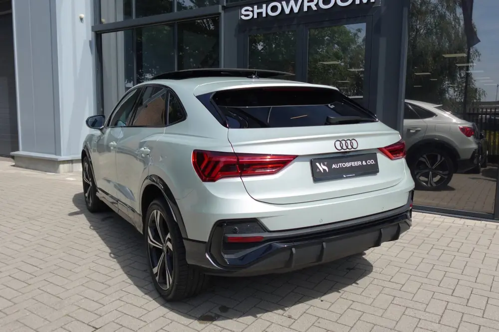 Audi Q3 45 TFSI e S-line PANO MATRIX CAMERA VOL uit 2022, foto 2