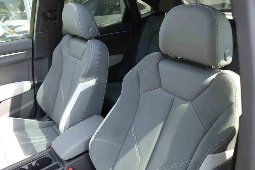 Audi Q3 45 TFSI e S-line PANO MATRIX CAMERA VOL uit 2022, foto 4