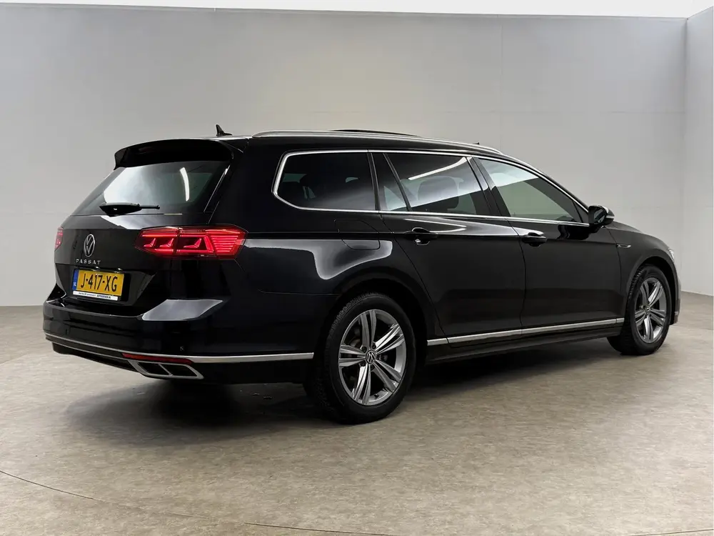 Volkswagen Passat 1.5 TSI R-Line | Virtual | Camera | IQ Lig uit 2020, foto 11
