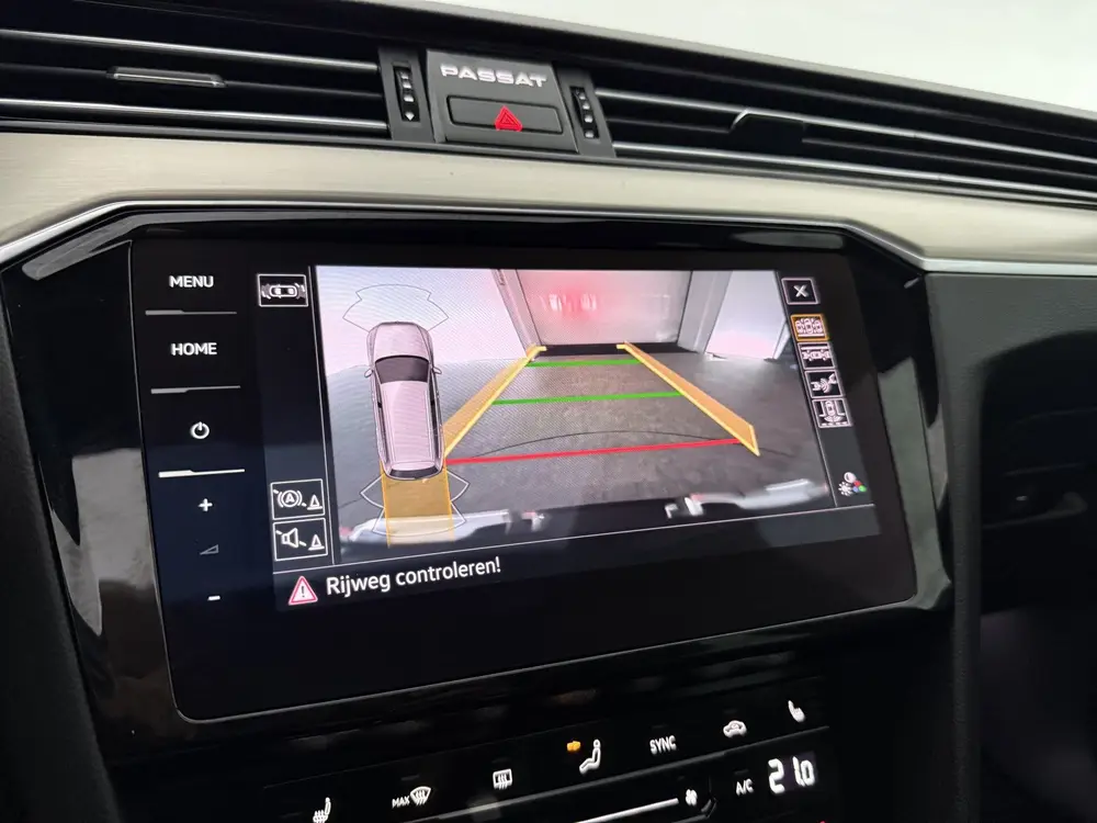 Volkswagen Passat 1.5 TSI R-Line | Virtual | Camera | IQ Lig uit 2020, foto 20