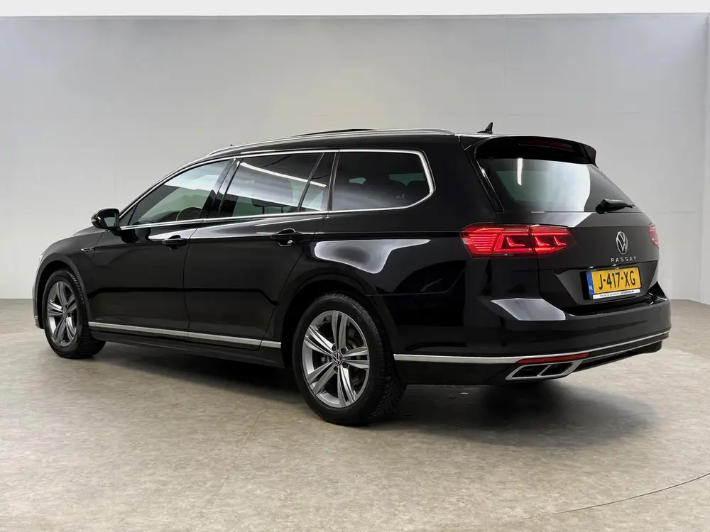 Volkswagen Passat 1.5 TSI R-Line | Virtual | Camera | IQ Lig uit 2020, foto 3