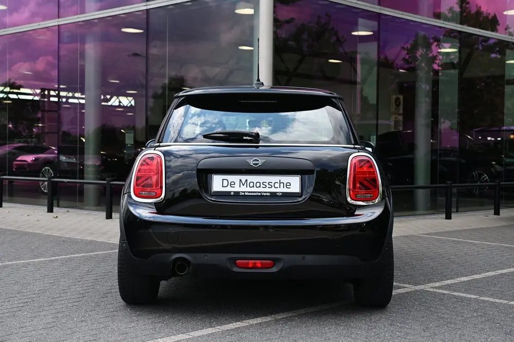 Mini Hatchback One uit 2019, foto 11