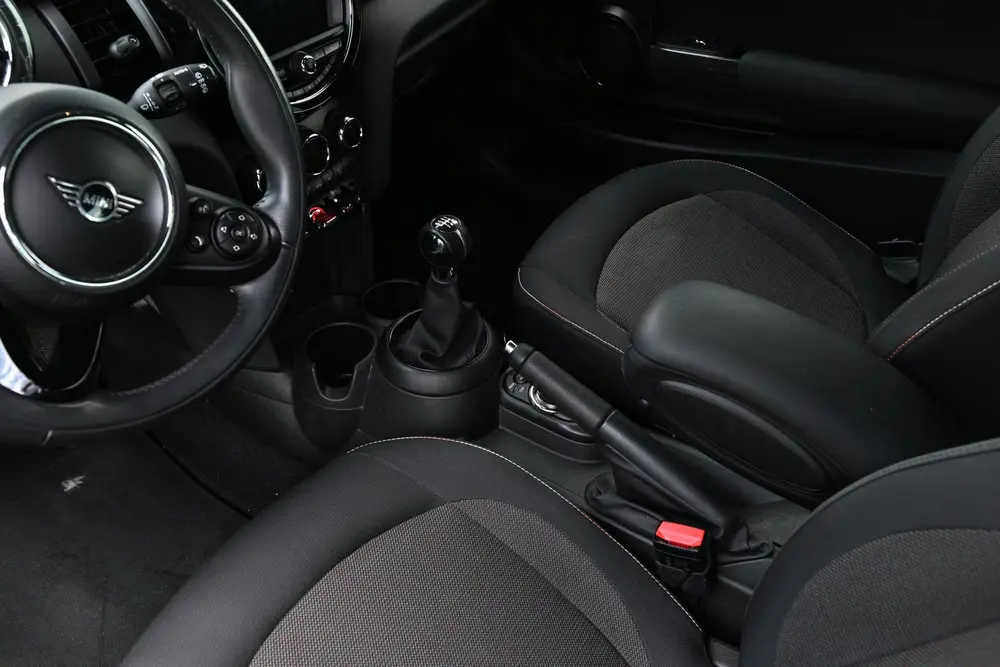 Mini Hatchback One uit 2019, foto 15