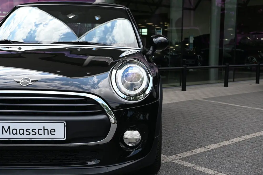 Mini Hatchback One uit 2019, foto 16