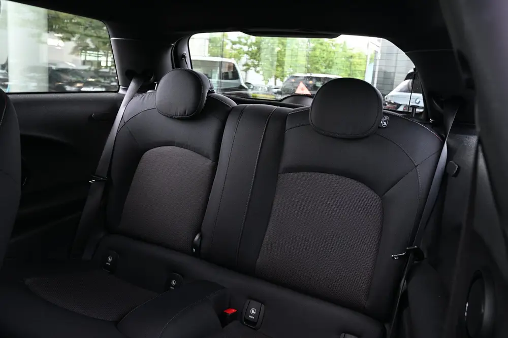 Mini Hatchback One uit 2019, foto 17