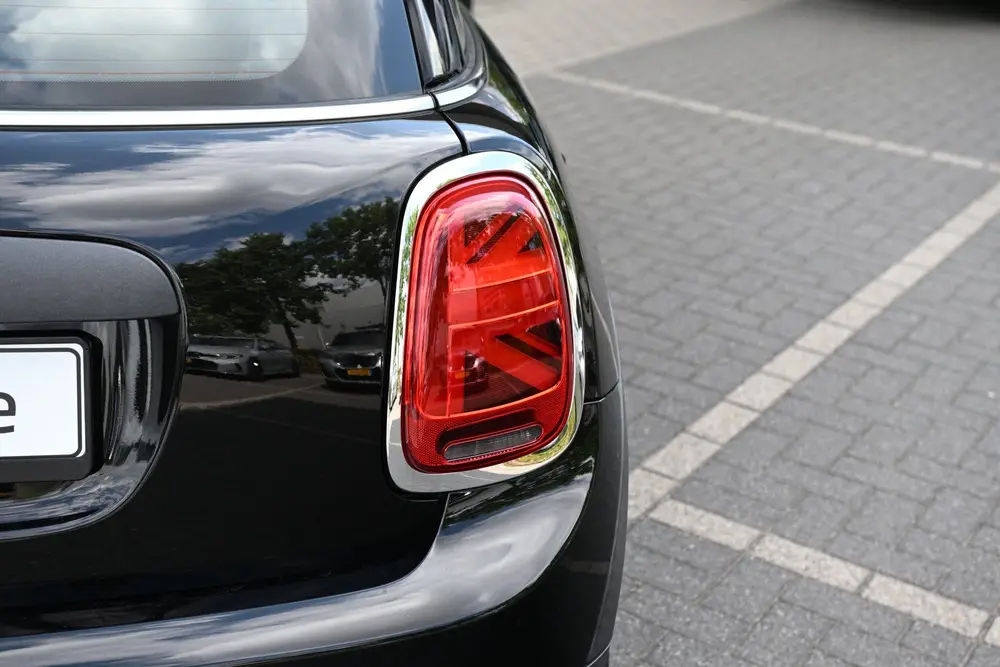 Mini Hatchback One uit 2019, foto 19