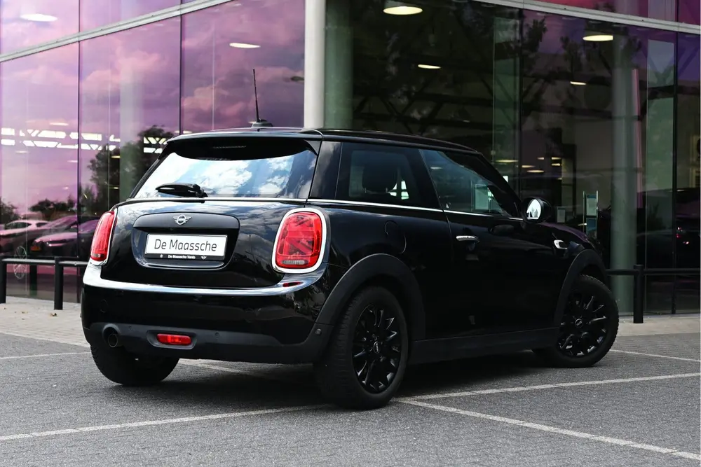 Mini Hatchback One uit 2019, foto 2