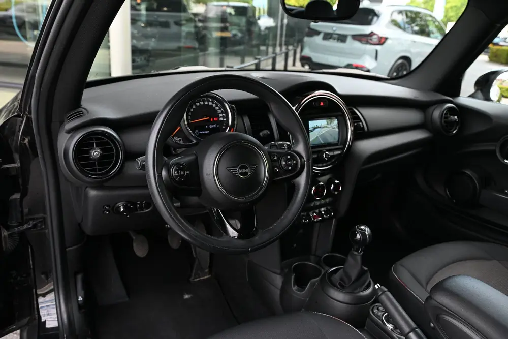 Mini Hatchback One uit 2019, foto 4