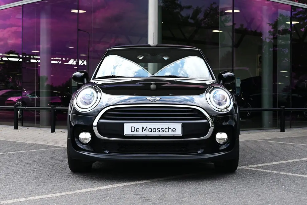 Mini Hatchback One uit 2019, foto 9