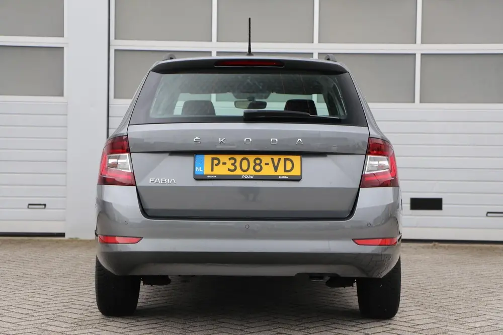 Skoda Fabia 1.0 TSI 95pk Ambition uit 2022, foto 10