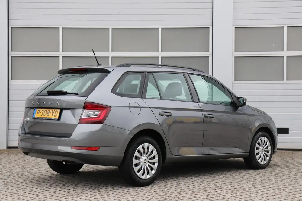 Skoda Fabia 1.0 TSI 95pk Ambition uit 2022, foto 2