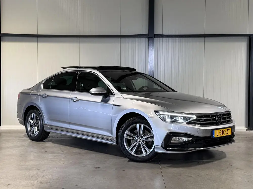 Volkswagen Passat 1.5 TSI R-Line Business + Pano Virtual H&K uit 2021, foto 11