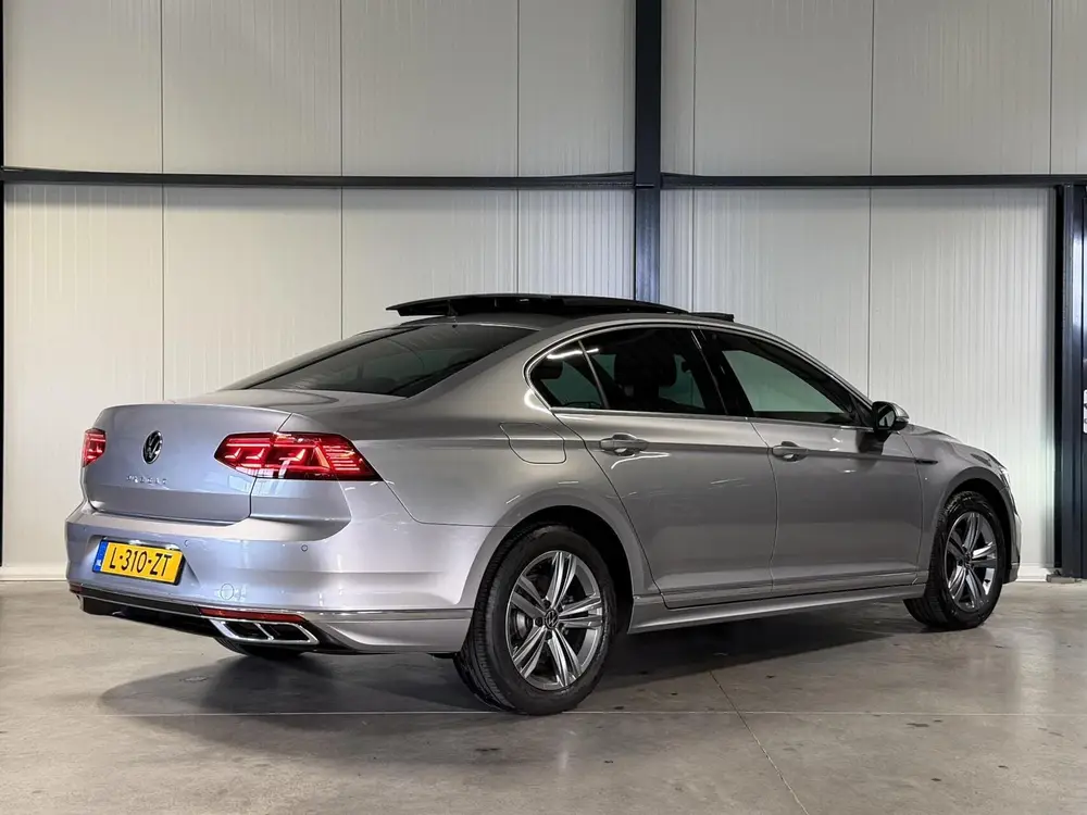 Volkswagen Passat 1.5 TSI R-Line Business + Pano Virtual H&K uit 2021, foto 12