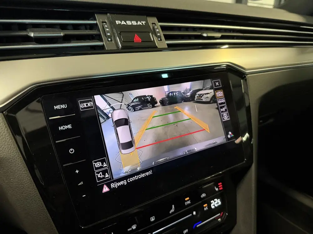 Volkswagen Passat 1.5 TSI R-Line Business + Pano Virtual H&K uit 2021, foto 18