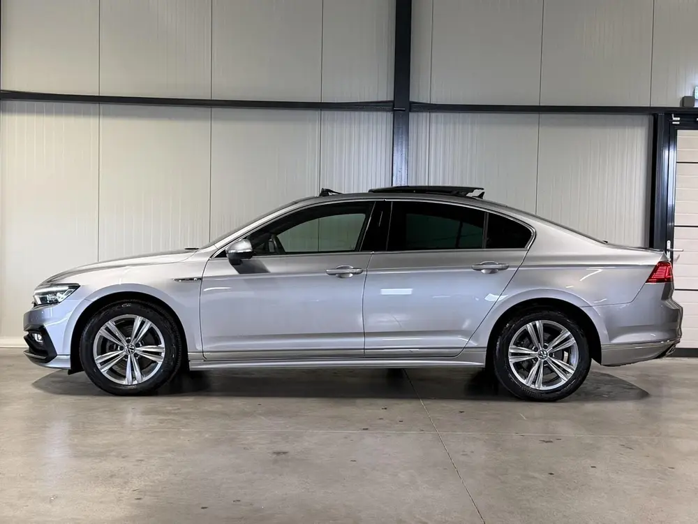 Volkswagen Passat 1.5 TSI R-Line Business + Pano Virtual H&K uit 2021, foto 8