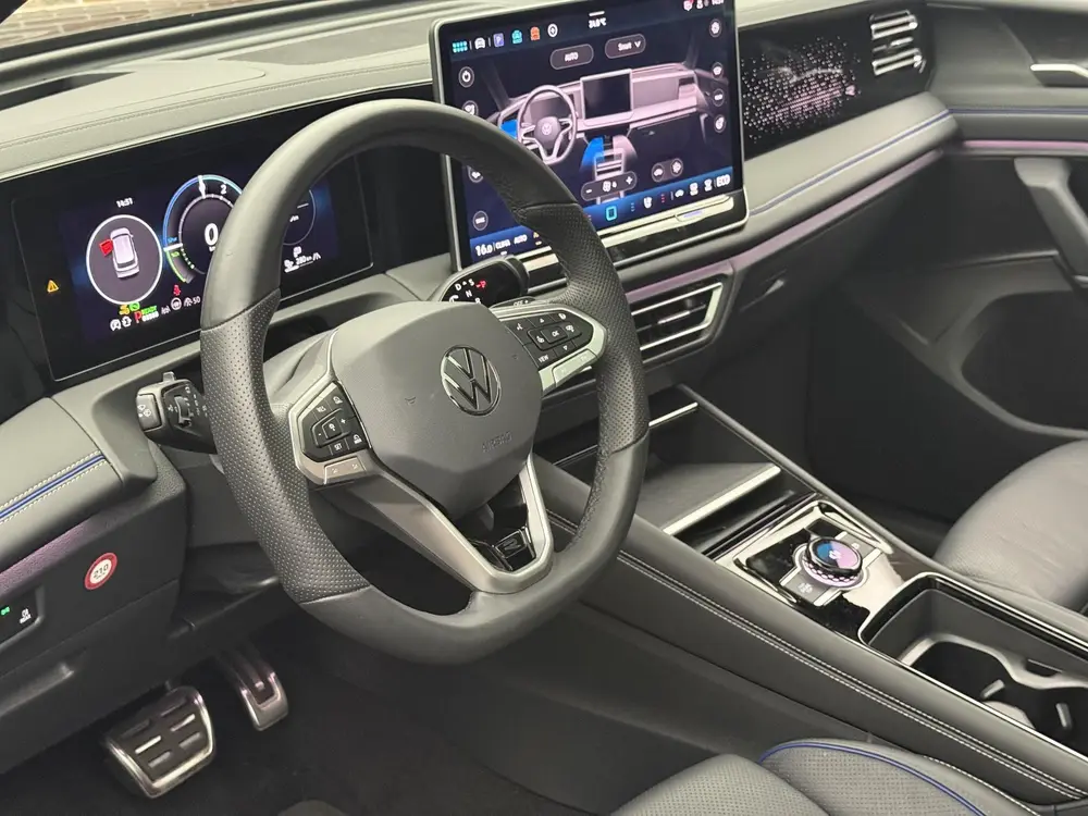 Volkswagen Tiguan 1.5 eHybrid R-Line Edition Panoramadak, Tr uit 2025, foto 3