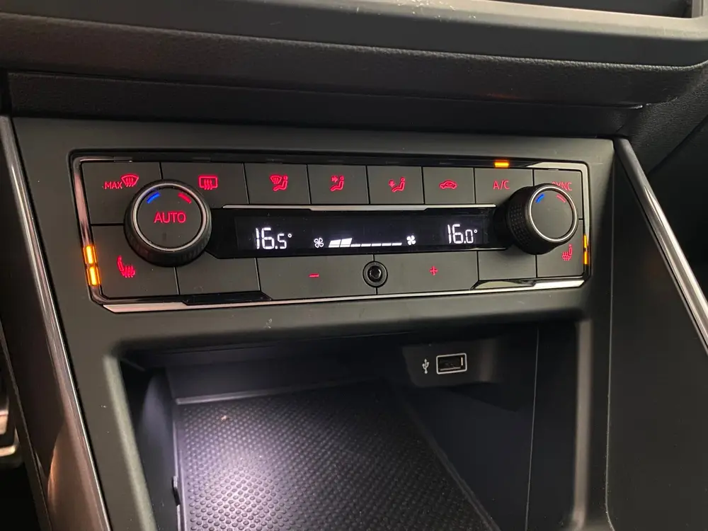 Volkswagen Polo 1.5 TSI 2x R-line 17" Pano Virtual LED uit 2020, foto 9