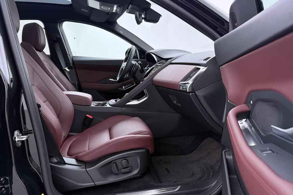 Jaguar E-Pace P300e R-Dynamic S | ACC | Panoramadak | Memory uit 2026, foto 5