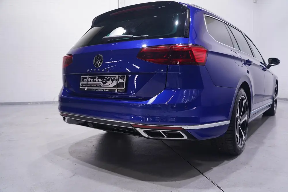 Volkswagen Passat Variant 1.5 TSI R-Line Business + NAP IQ.L uit 2022, foto 14