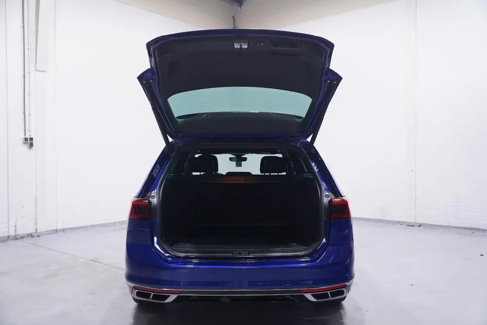 Volkswagen Passat Variant 1.5 TSI R-Line Business + NAP IQ.L uit 2022, foto 15