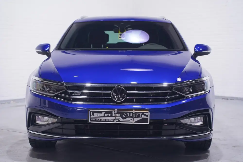 Volkswagen Passat Variant 1.5 TSI R-Line Business + NAP IQ.L uit 2022, foto 2