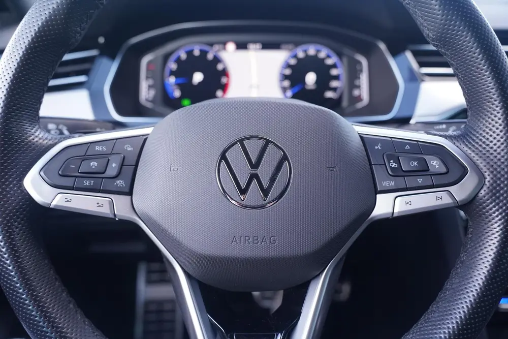 Volkswagen Passat Variant 1.5 TSI R-Line Business + NAP IQ.L uit 2022, foto 20