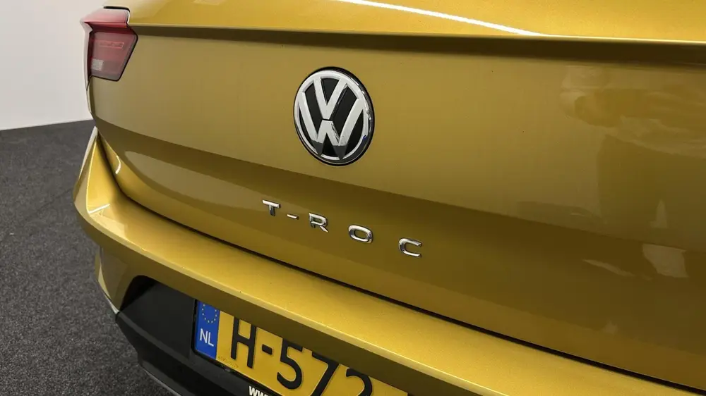 Volkswagen T-Roc 1.0 TSI Style Business PANO LM TREKHAAK DAB uit 2020, foto 14