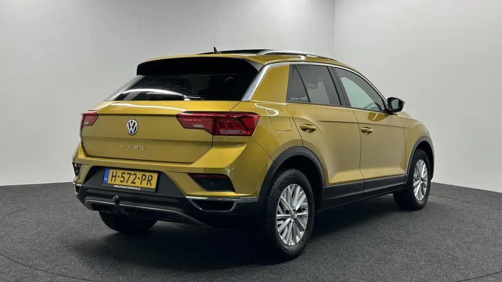 Volkswagen T-Roc 1.0 TSI Style Business PANO LM TREKHAAK DAB uit 2020, foto 2