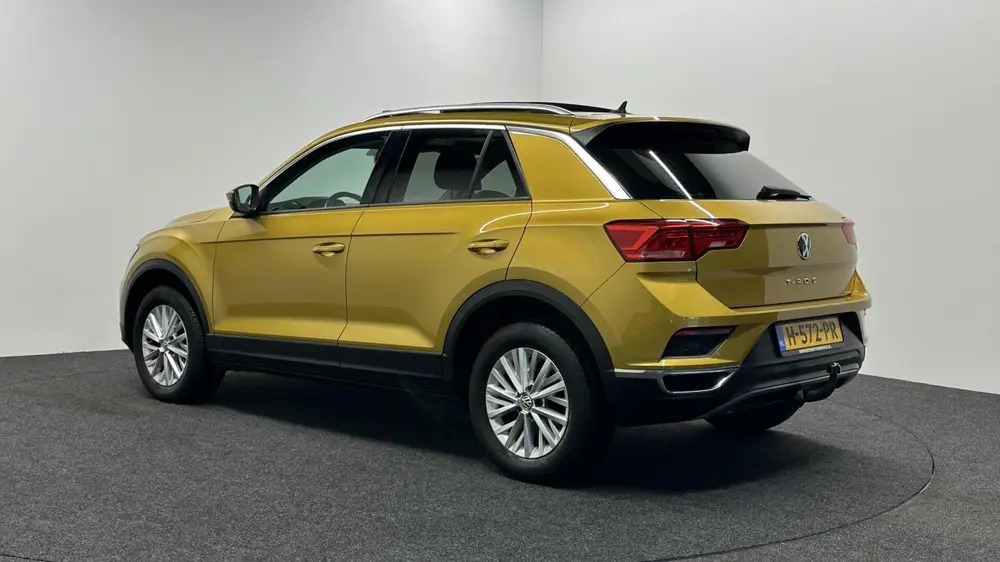 Volkswagen T-Roc 1.0 TSI Style Business PANO LM TREKHAAK DAB uit 2020, foto 9