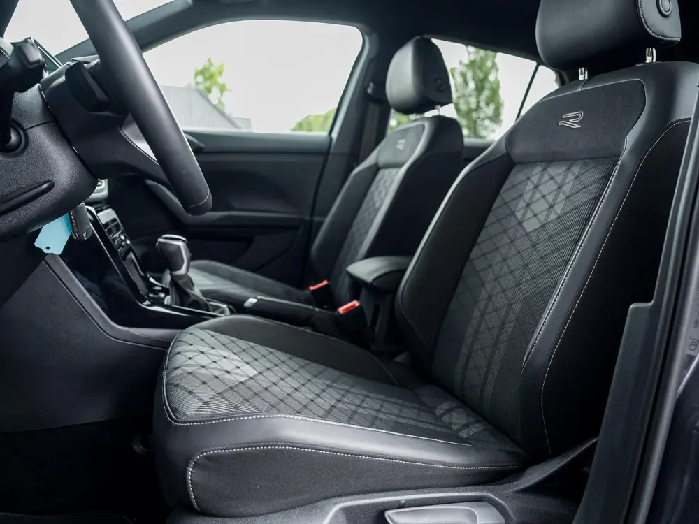 Volkswagen T-Cross 1.5 TSI R-Line Edition | IQ Light | Matri uit 2025, foto 4