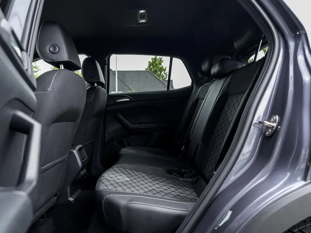 Volkswagen T-Cross 1.5 TSI R-Line Edition | IQ Light | Matri uit 2025, foto 5